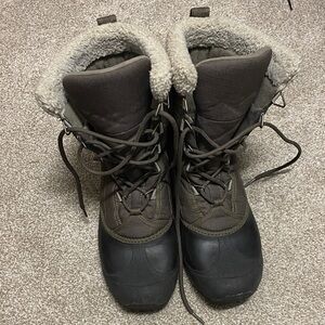 Sorel Women's 10 Olive Green Winter Boots with Shearling